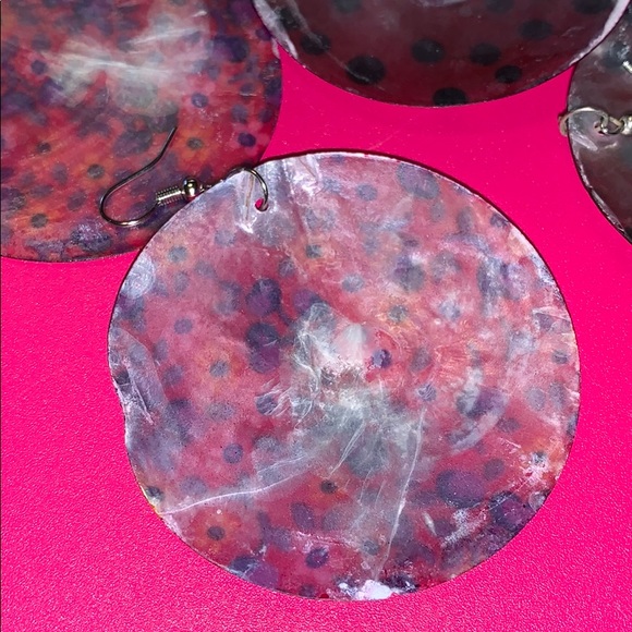 Delicate, shell-type earrings - Picture 4 of 4